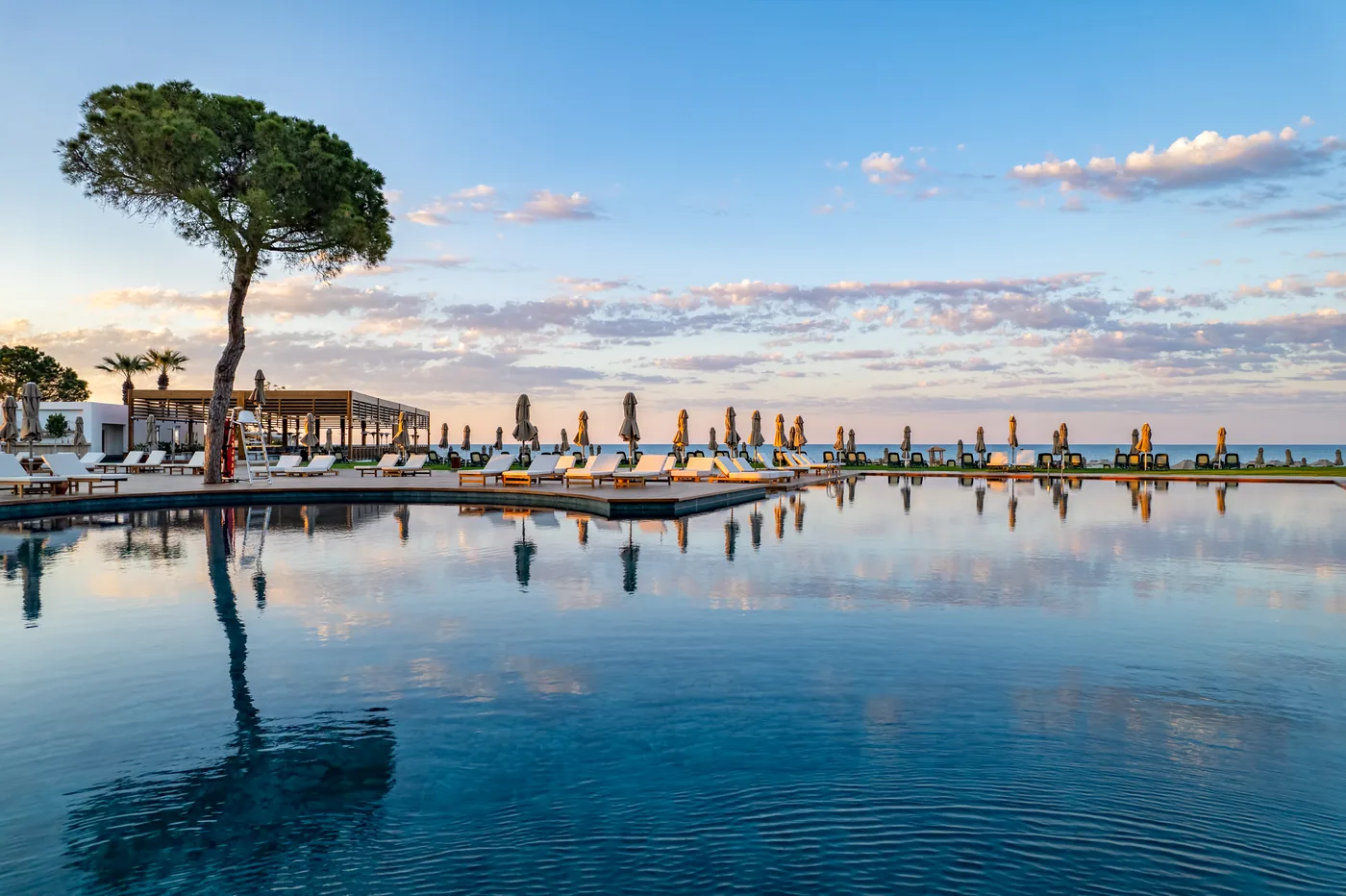 Бассейн с переливом у моря, Rixos Park Belek, Турция